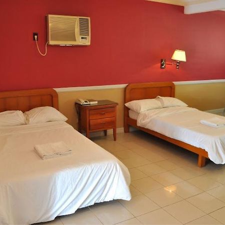 Club Manila East Taytay Apartment Екстериор снимка