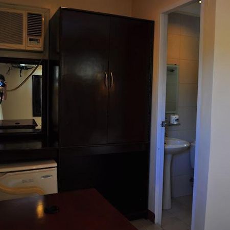 Club Manila East Taytay Apartment Екстериор снимка